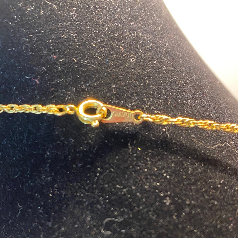 Vintage Avon Pink Cameo Pendant with Gold and Faux Pearl Necklace - Picture 2 of 9